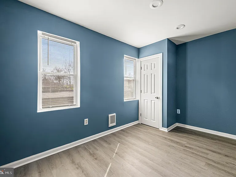 1510 W York St — Photo 12
