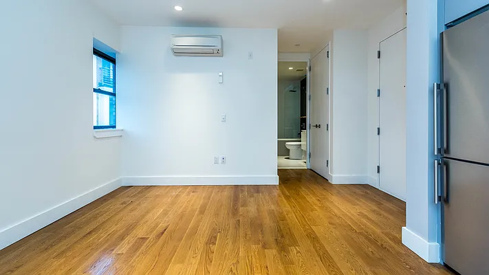 Rented by Nooklyn NYC LLC | media 49