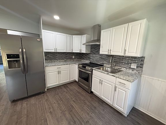 3rd image of 6604 Westbury Oaks Ct