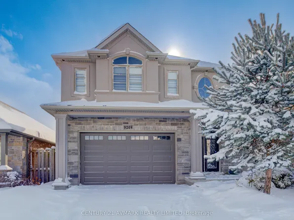 9208 Hendershot Blvd, Niagara Falls, ON L2H 0E3