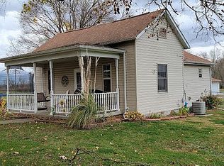 204 N East A St, La Place, IL