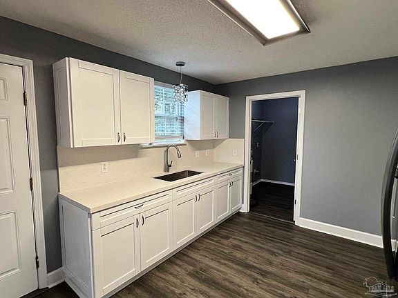 5th image of 3106 W Blount St