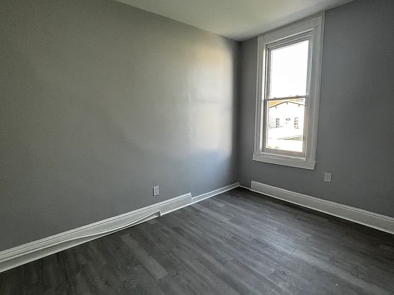 408 35th St #1 — Photo 7