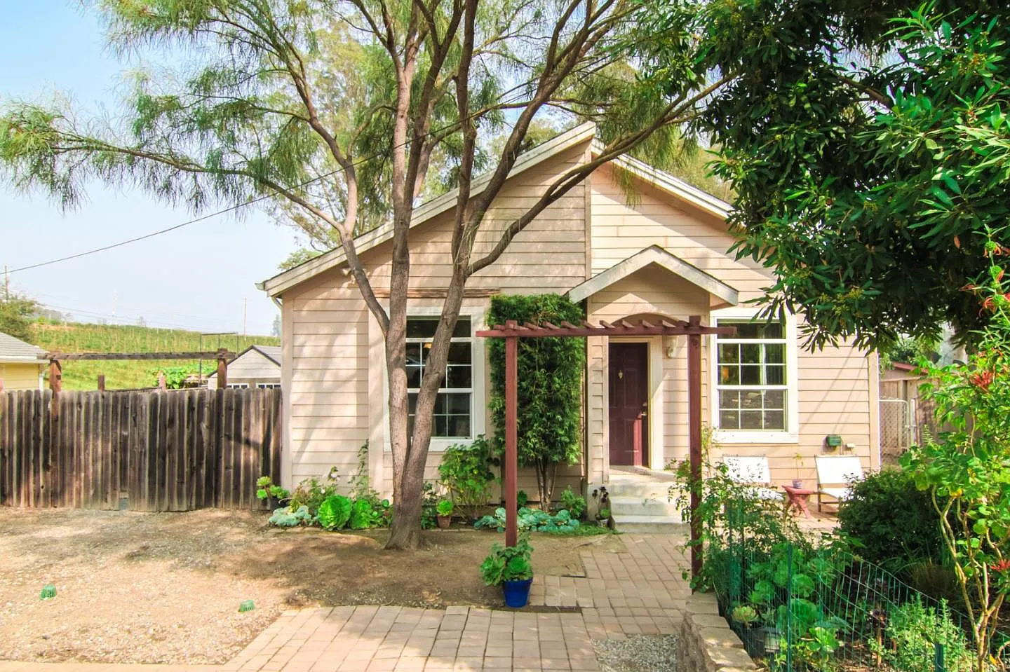 32 Whiteman Ave photo 1