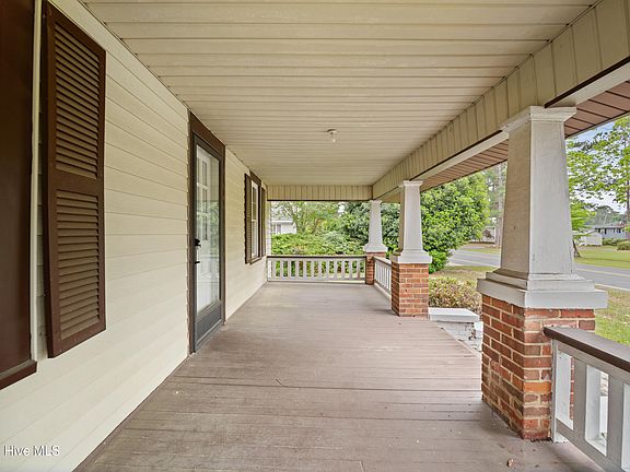4th image of 203 E Clinton Street