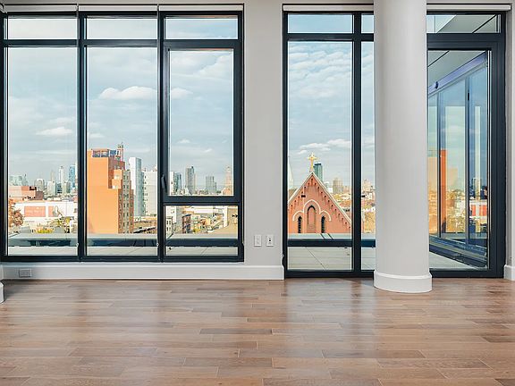 4th image of 262 9th St #Penthouse 704
