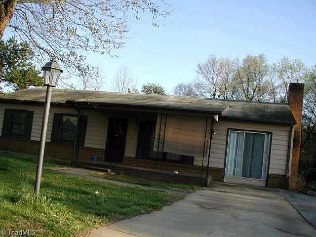 1st image of 914 Woodcote St
