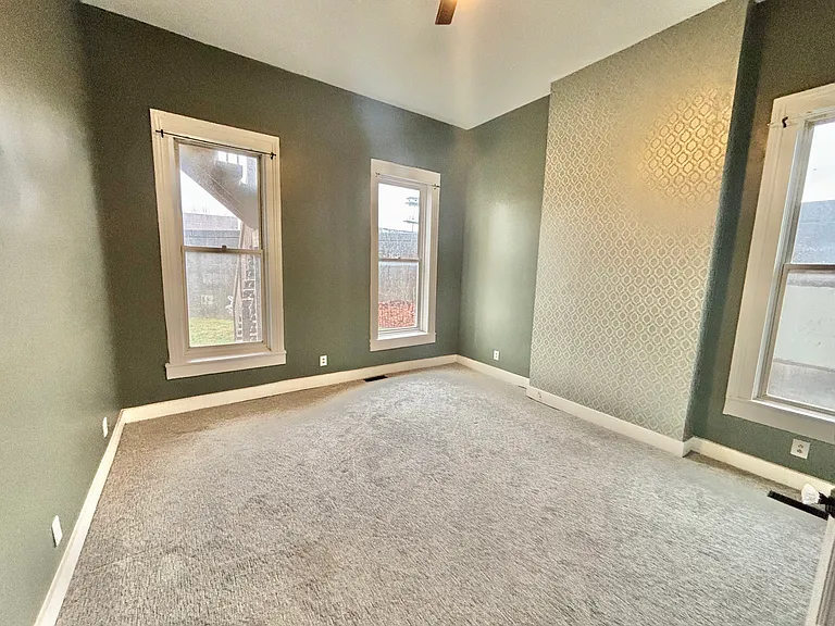 1027 Franklin St — Photo 7