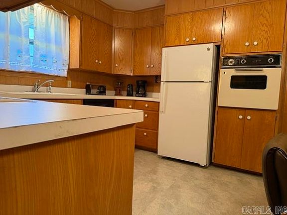 2nd image of 411 W 11th St