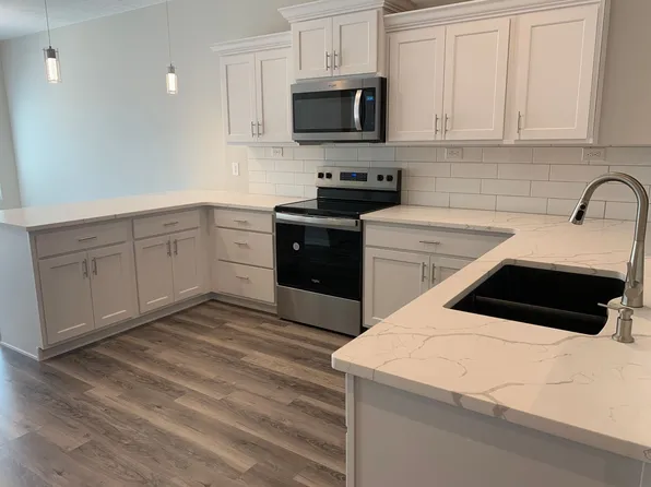 232 Deep Water Dr, Lincoln, NE 68527