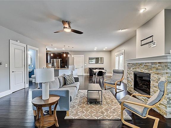 4th image of 630 Broadway Pl
