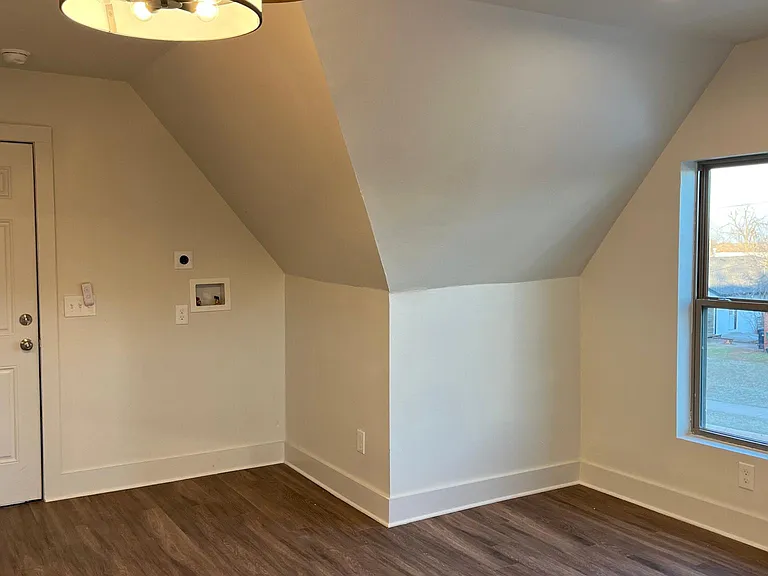 1509 N Everest Ave — Photo 2