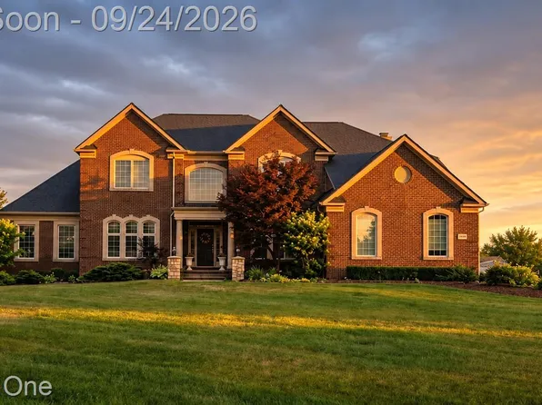 3119 Bradford Ct, Milford, MI 48380
