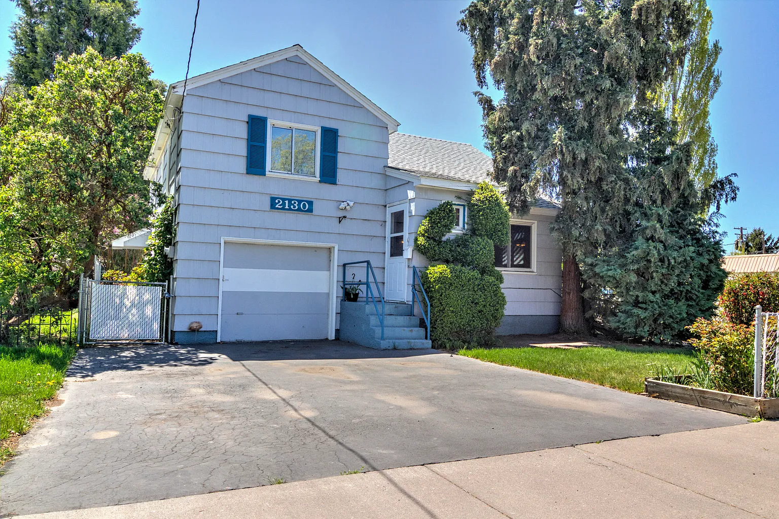 2130 Darrow Ave photo 1