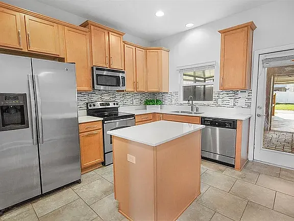 563 Juniper Springs Dr — Photo 4