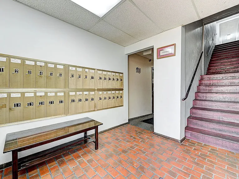 Robinson Apartments — Photo 2