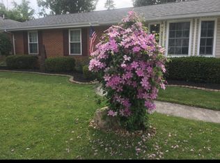 715 Berkshire Dr, Fostoria, OH 44830