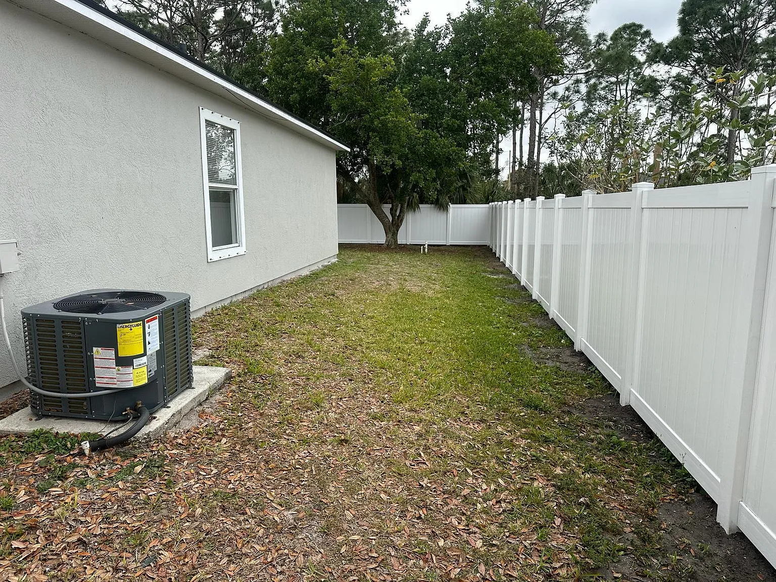 3 bed, 2.0 bath, 1412 sqft, $2,600 — Photo 2