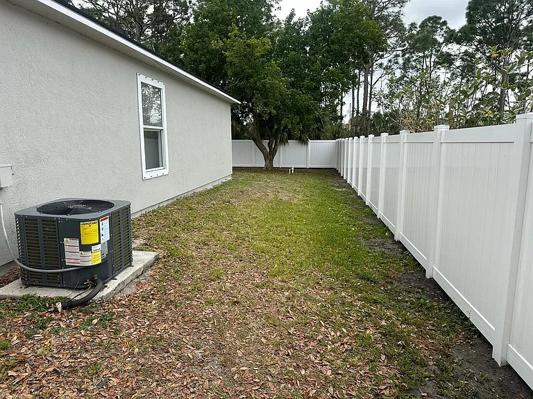 2150 SW Biella Ave — Photo 2