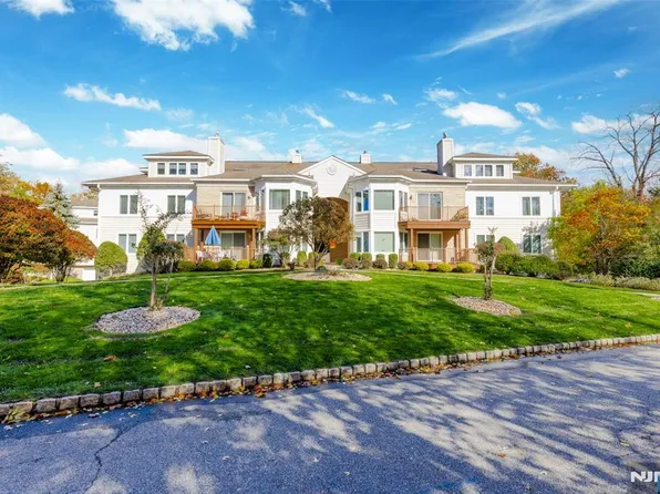 69 Turnberry Rd APT 3, Little Falls, NJ 07424