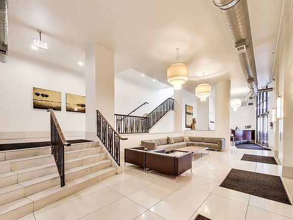 5th image of 758 N Larrabee St APT 630