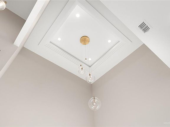 3rd image of 1800 Sophia Dr