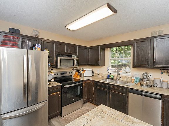 5th image of 2709 Dellwood Ln