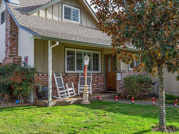 4th image of 1733 Spruce Drive