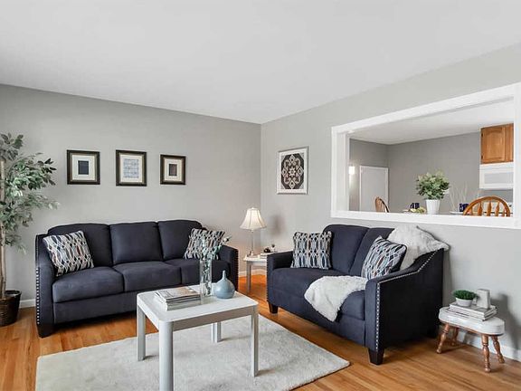 2nd image of 584 Haventree Dr