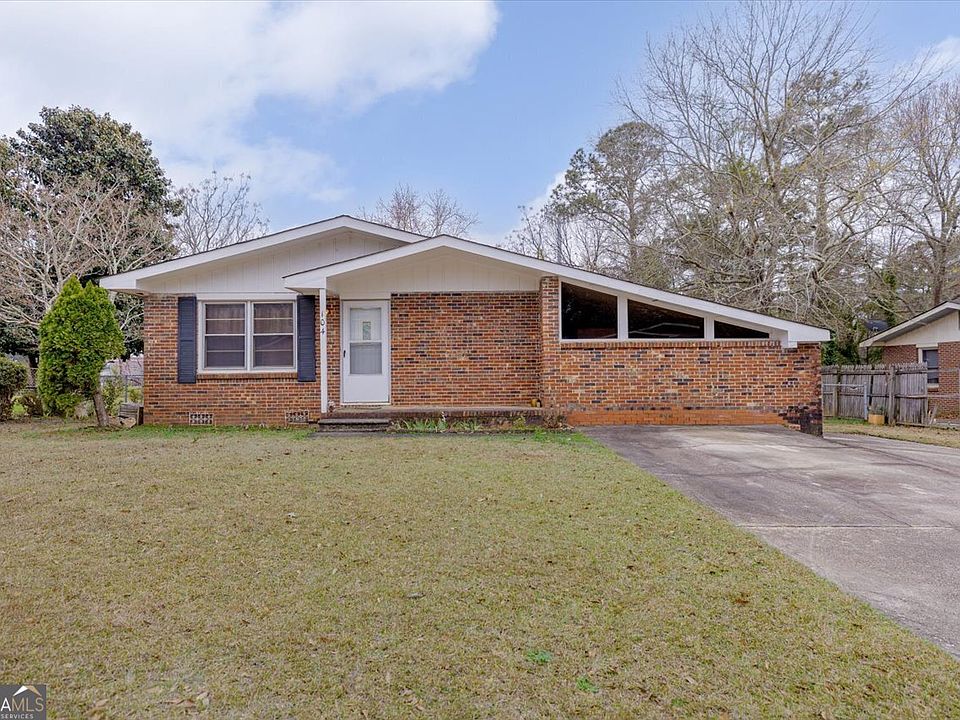 1st image of 104 Oxford Ln