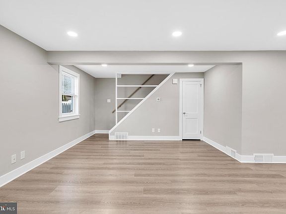 3rd image of 5530 Walnut Ave