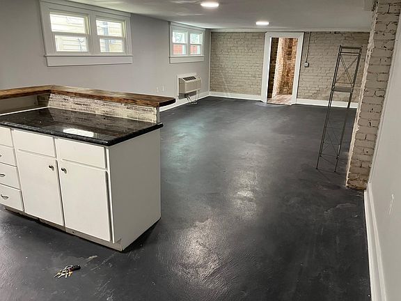 Kitchen/ Living Area