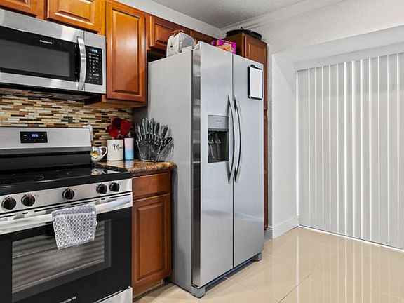 3rd image of 4821 NW 22nd St #4821