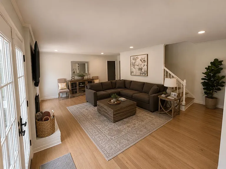 6680 Corsica Dr — Photo 5