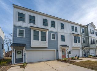 1015 Pettiford Pl, Hanahan, SC 29410