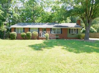 812 King George Dr, Greensboro, NC 27410