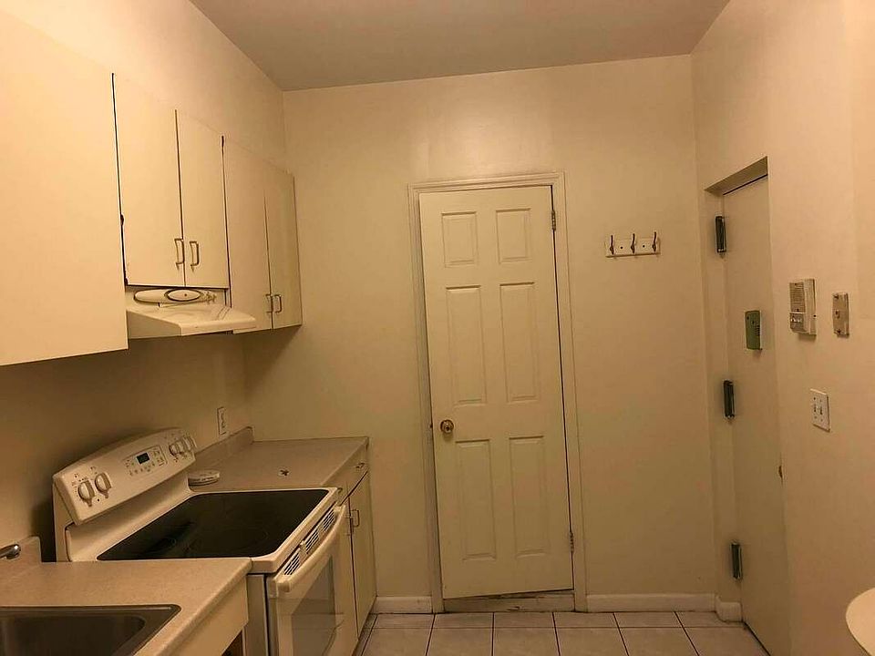 1st image of 84 Court St APT 2