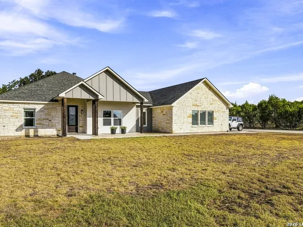 341 Park Rd, Bandera, TX 78003
