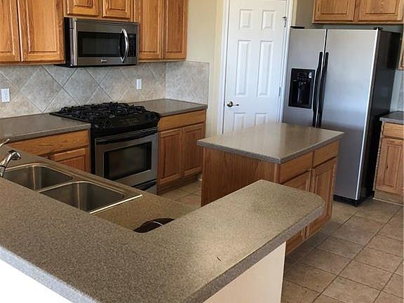 3rd image of 1101 Parmer Ln APT 315