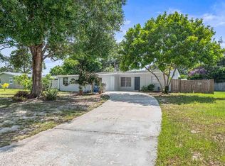 2213 2nd St SW, Vero Beach, FL 32962