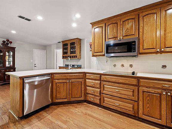 4th image of 120 Lavender Ln