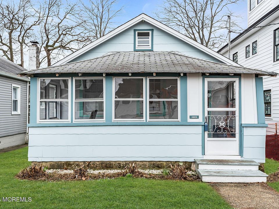 1st image of 1809 Fernwood Road