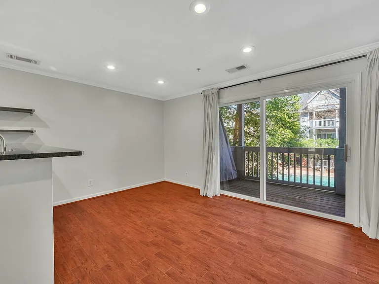 505 N Graham St — Photo 12