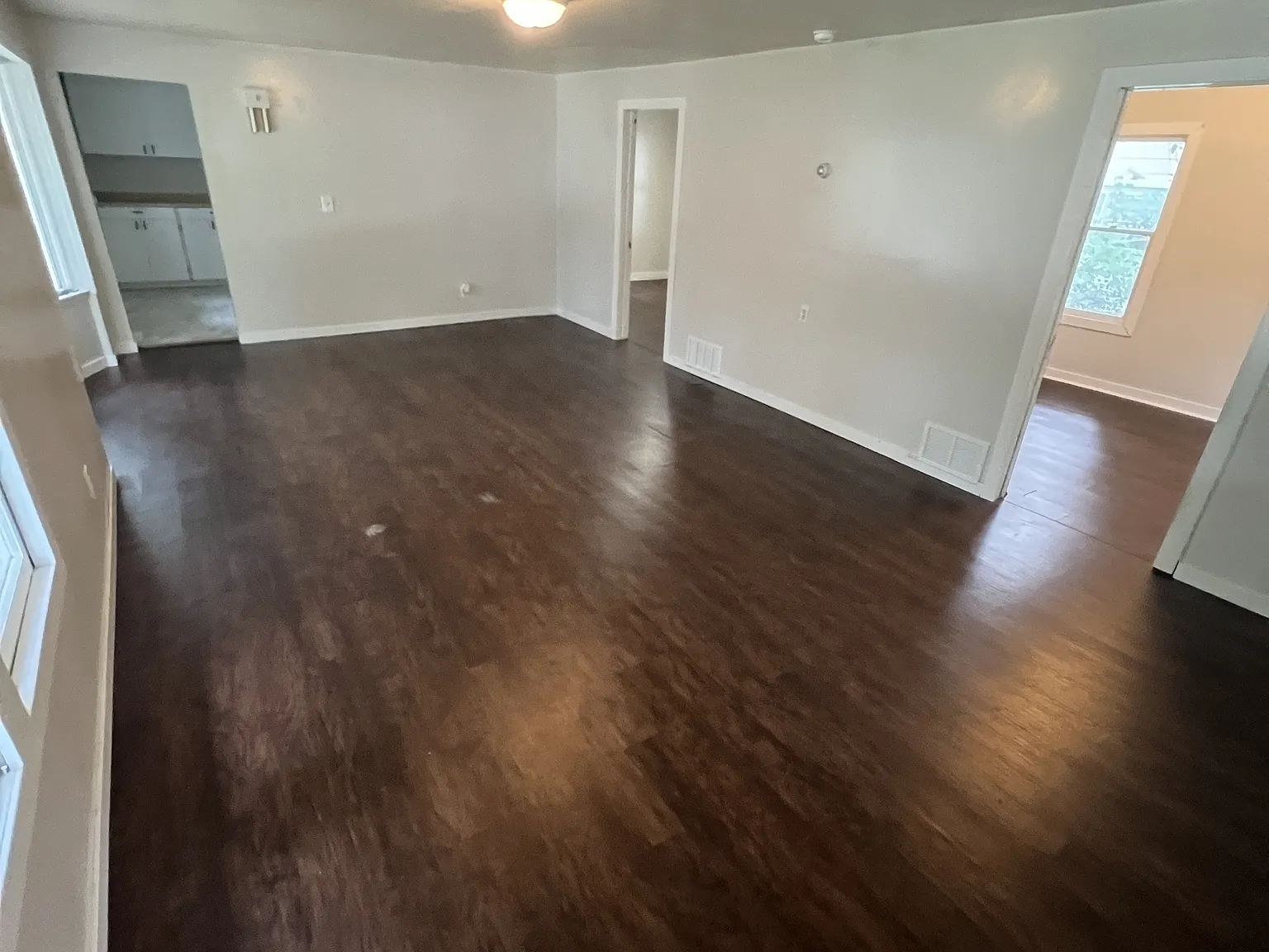 211 E Collins St - 1 — Photo 2