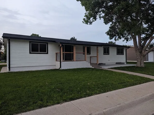 606 W 11th St, Imperial, NE 69033