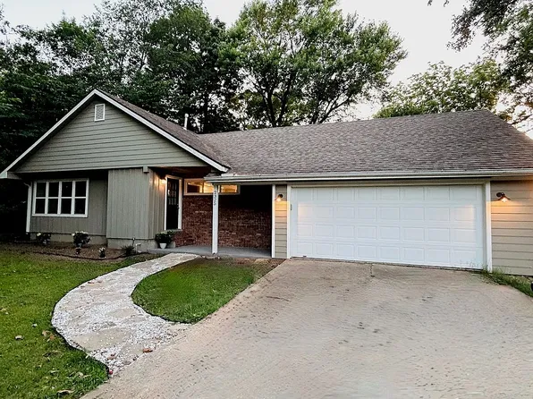 2325 N Gooseberry Ln, Fayetteville, AR 72704