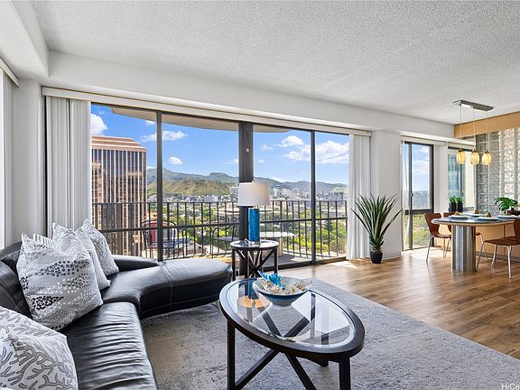 4th image of 700 Richards St APT 2204