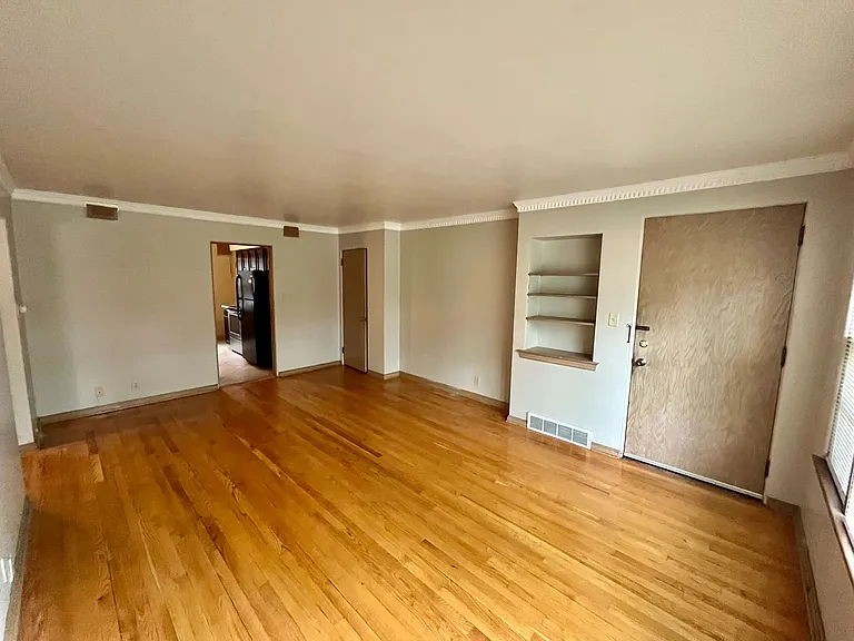 5169 N Hollywood Ave — Photo 5