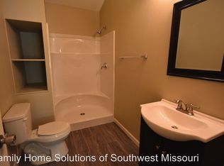 931 W Webster St, Springfield, MO 65802