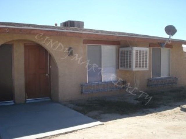 1st image of 73621 Sun Valley Dr